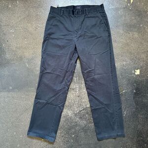 Dockers D3 Classic Fit Men’s Size 36x32 Cotton Blend Flat Front Style Chinos